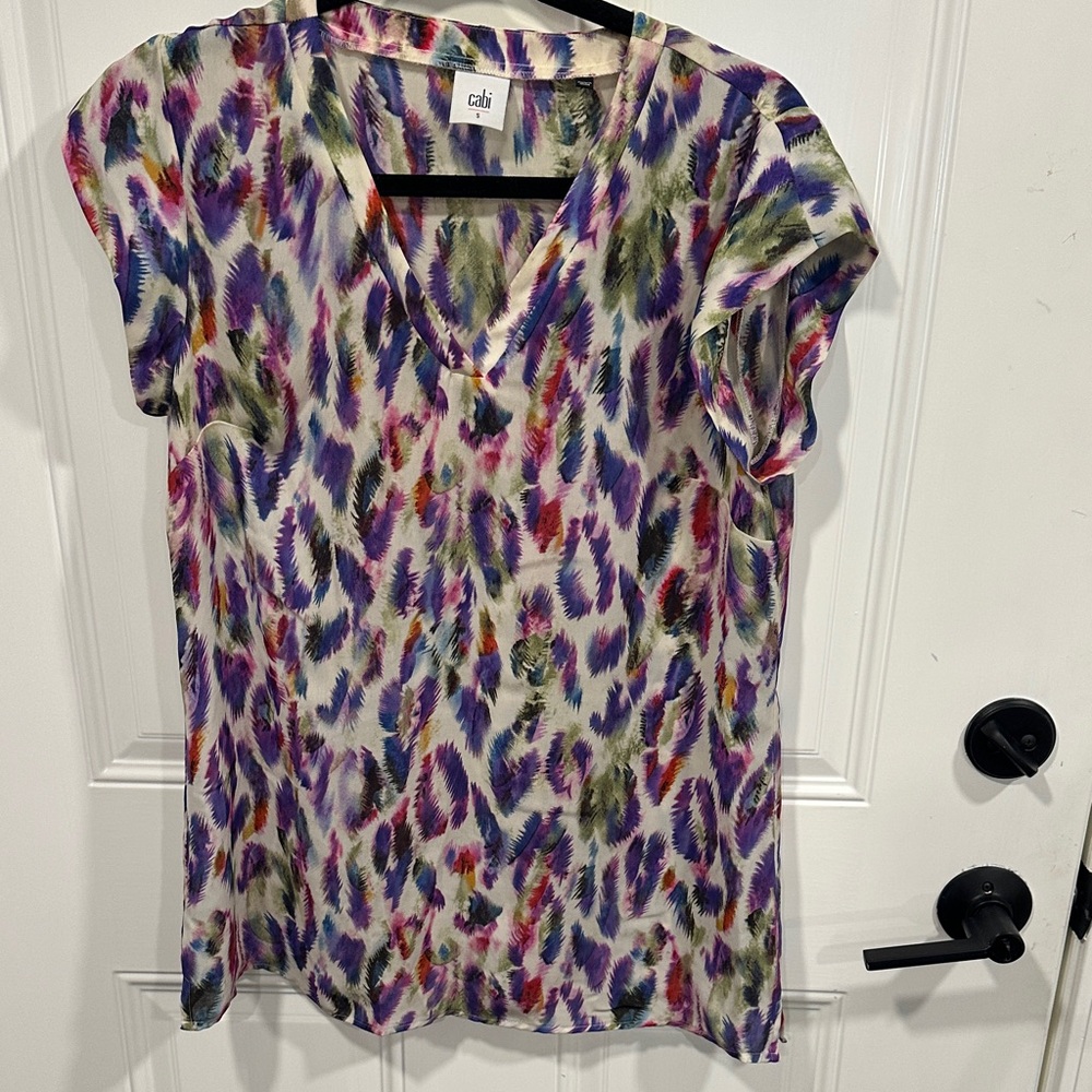CAbi Colorful Feather Print V-Neck Blouse